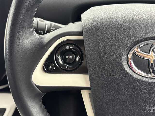 トヨタ プリウス A ツーリングセレクション 福井県 2016(平28)年 4.7万km スティールブロンドM ４WD/純正ナビゲーション/型式：DSZT-YC4T/【AM/FM/CD/DVD/Bluetooth/フルセグTV】/ビルトインETC/トヨタセーフティセンス/・衝突軽減ブレーキ/・クルーズコントロール（追従有）/・車線逸脱警報機能/レザーシート/シートヒーター（運転席/助手席）/オートライト/LEDヘッドライド/フォグライト/プッシュスタート/スマートキー/スペアキー/取扱説明書