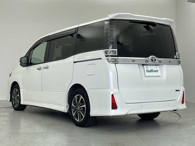 トヨタ ヴォクシー ZS 煌Ⅱ 茨城県 2020(令2)年 4.8万km ホワイトパールクリスタルシャイン 純正９型ナビ　バックカメラ　レーダークルーズコントロール　ビルトインＥＴＣ　レーンキープアシスト　衝突軽減ブレーキ　ＬＥＤヘッドライト　両側パワースライドドア　純正１６インチアルミホイール