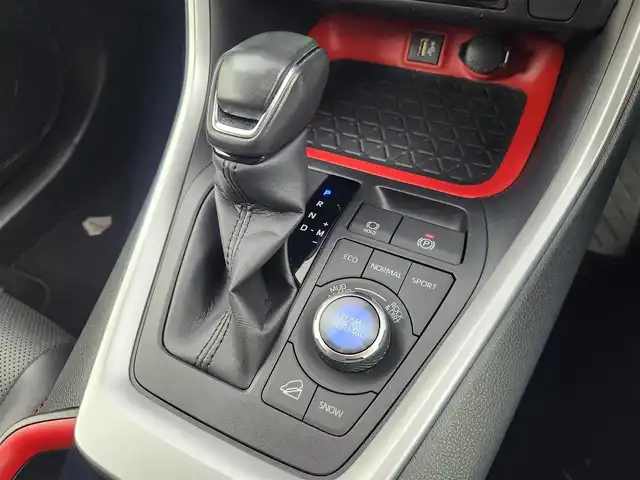 トヨタ ＲＡＶ４ アドベンチャー オフロードPKGⅡ 愛知県 2023(令5)年 1.7万km グレーメタリック 純正10.5型ナビ（フルセグ、Bluetooth、AppleCarplay）/デジタルインナーミラー/ETC2.0/シートヒーター、エアシート（D+N)/ハンドルヒーター/ルーフレール/ACC/BSM/パワーシート（D席）/衝突軽減ブレーキ/レーンキープアシスト/コーナーセンサー前後/オートハイビーム/ドラレコ前後/LEDヘッドライト/スマートキー/USB/純正18インチAW/純正フロアマット/横滑り防止装置
