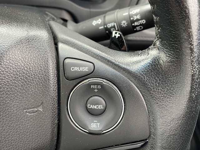 ホンダ ヴェゼル ハイブリッド Z 鹿児島県 2015(平27)年 10.3万km ホワイトオーキッドパール インターナビ/フルセグ/バックカメラ/Bluetooth/ビルトインETC/ステアリングスイッチ/前席シートヒーター/前方ドライブレコーダー/パドルシフト/クルーズコントロール/衝突軽減ブレーキ/トノカバー/スマートキー2本/純正フロアマット/LEDヘッドライト/フロントフォグランプ/オートライト