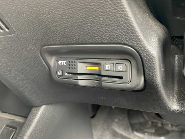 ホンダ ヴェゼル ハイブリッド Z 鹿児島県 2015(平27)年 10.3万km ホワイトオーキッドパール インターナビ/フルセグ/バックカメラ/Bluetooth/ビルトインETC/ステアリングスイッチ/前席シートヒーター/前方ドライブレコーダー/パドルシフト/クルーズコントロール/衝突軽減ブレーキ/トノカバー/スマートキー2本/純正フロアマット/LEDヘッドライト/フロントフォグランプ/オートライト