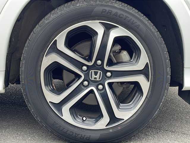 ホンダ ヴェゼル ハイブリッド Z 鹿児島県 2015(平27)年 10.3万km ホワイトオーキッドパール インターナビ/フルセグ/バックカメラ/Bluetooth/ビルトインETC/ステアリングスイッチ/前席シートヒーター/前方ドライブレコーダー/パドルシフト/クルーズコントロール/衝突軽減ブレーキ/トノカバー/スマートキー2本/純正フロアマット/LEDヘッドライト/フロントフォグランプ/オートライト