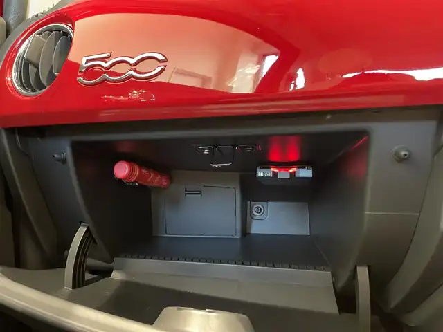 フィアット ５００ ツインエア ポップ 福岡県 2017(平29)年 1.9万km 赤 純正ディスプレイオーディオ　/Ｂｌｕｅｔｏｏｔｈ　/ＵＳＢ／ＡＵＸ　/ＭＴモード付ＡＴ　/ＥＴＣ　/リモコンキー