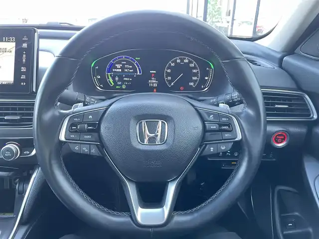 ホンダ アコード EX 佐賀県 2022(令4)年 1.3万km プラチナホワイトパール サンルーフ/ホンダセンシング/レーダークルーズコントロール/ブラインドスポットインフォメーション/コーナーセンサー/純正8型ナビ/・バックカメラ/・フルセグTV/BT/・TVキャンセラー/ワイヤレス充電/純正前後ドラレコ/レザーシート/D席メモリーシート/前席パワーシート/全席シートヒーター/ETC/LEDヘッドライト/オートマチックハイビーム/フォグランプ/ヘッドアップディスプレイ/革巻きステアリング/パドルシフト/電動パーキングスイッチ/ラゲッジマット/スペアキー×１/取扱説明書/保証書