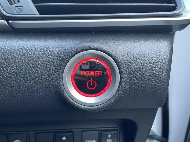 ホンダ アコード EX 佐賀県 2022(令4)年 1.3万km プラチナホワイトパール サンルーフ/ホンダセンシング/レーダークルーズコントロール/ブラインドスポットインフォメーション/コーナーセンサー/純正8型ナビ/・バックカメラ/・フルセグTV/BT/・TVキャンセラー/ワイヤレス充電/純正前後ドラレコ/レザーシート/D席メモリーシート/前席パワーシート/全席シートヒーター/ETC/LEDヘッドライト/オートマチックハイビーム/フォグランプ/ヘッドアップディスプレイ/革巻きステアリング/パドルシフト/電動パーキングスイッチ/ラゲッジマット/スペアキー×１/取扱説明書/保証書