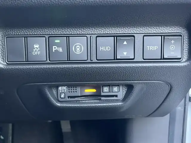 ホンダ アコード EX 佐賀県 2022(令4)年 1.3万km プラチナホワイトパール サンルーフ/ホンダセンシング/レーダークルーズコントロール/ブラインドスポットインフォメーション/コーナーセンサー/純正8型ナビ/・バックカメラ/・フルセグTV/BT/・TVキャンセラー/ワイヤレス充電/純正前後ドラレコ/レザーシート/D席メモリーシート/前席パワーシート/全席シートヒーター/ETC/LEDヘッドライト/オートマチックハイビーム/フォグランプ/ヘッドアップディスプレイ/革巻きステアリング/パドルシフト/電動パーキングスイッチ/ラゲッジマット/スペアキー×１/取扱説明書/保証書