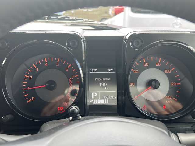 スズキ ジムニー XC 沖縄県 2023(令5)年 1.7万km ジャングルグリーン ワンオーナー/純正オプションナビ　/オーディオ（Ｂｌｕｅｔｏｏｔｈ、ＣＤ、ＤＶＤ、ＳＤ）/ＥＴＣ（ビルトインタイプ）/スマートキー　/ＬＥＤヘッドライト　/フォグライト　/ウィンカーミラー　/スマートキー/プッシュスタート　/レーダークルーズコントロール