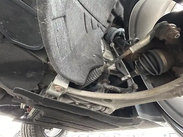 アウディ Ｑ３ Sラインコンペティション 滋賀県 2014(平26)年 8.3万km グレイシアホワイトメタリック ガソリン/4WD(F4)/7速AT/純正ナビ/（FM/AM/CD/DVD/フルセグ/Bluetooth）/ETC/バックカメラ/アイドリングストップ/電子パーキング/コーナーセンサー/パドルシフト/電動格納ミラー/ミラーヒーター/オートエアコン/オートライト/プッシュスタート/パワーウィンドウ/ドアバイザー/ルーフレール/純正マット