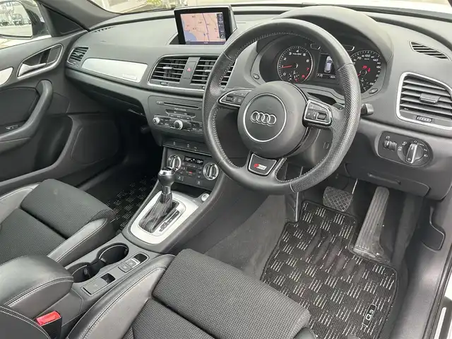 アウディ Ｑ３ Sラインコンペティション 滋賀県 2014(平26)年 8.3万km グレイシアホワイトメタリック ガソリン/4WD(F4)/7速AT/純正ナビ/（FM/AM/CD/DVD/フルセグ/Bluetooth）/ETC/バックカメラ/アイドリングストップ/電子パーキング/コーナーセンサー/パドルシフト/電動格納ミラー/ミラーヒーター/オートエアコン/オートライト/プッシュスタート/パワーウィンドウ/ドアバイザー/ルーフレール/純正マット