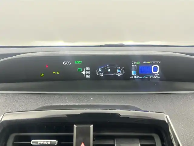 トヨタ プリウス S 大阪府 2018(平30)年 3.2万km スーパーホワイトⅡ ハイブリット車　/トヨタセーフティーセンス　/レーダークルーズコントロール　/クリアランスソナー　/ディーラーOPナビ　/ワンセグTV　/Bluetooth　/AUTOハイビーム　/プッシュスタート　/バックカメラ　/社外フルエアロ　/フォグランプ　
