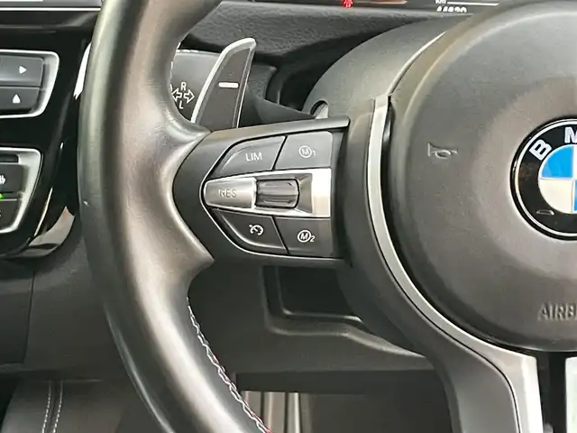 ＢＭＷ Ｍ４ クーペ 福岡県 2017(平29)年 4.5万km ミネラルホワイト アダプティブＭサスペンション　/harman/kardon/黒革シート/前席シートH/ヘッドアップディスプレイ/カーボンインテリア/クルーズコントロール/LEDヘッドライト/オートハイビーム/純正ナビ/フルセグTV/Bluetooth/バックカメラ/ドライブレコーダー/純正19インチアルミホイール/ミラー一体型ETC/取扱説明書/保証書/スペアキー×1