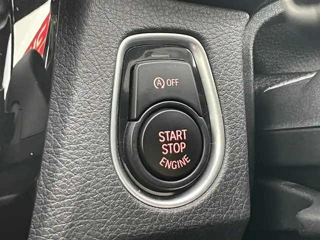 ＢＭＷ Ｍ４ クーペ 福岡県 2017(平29)年 4.5万km ミネラルホワイト アダプティブＭサスペンション　/harman/kardon/黒革シート/前席シートH/ヘッドアップディスプレイ/カーボンインテリア/クルーズコントロール/LEDヘッドライト/オートハイビーム/純正ナビ/フルセグTV/Bluetooth/バックカメラ/ドライブレコーダー/純正19インチアルミホイール/ミラー一体型ETC/取扱説明書/保証書/スペアキー×1