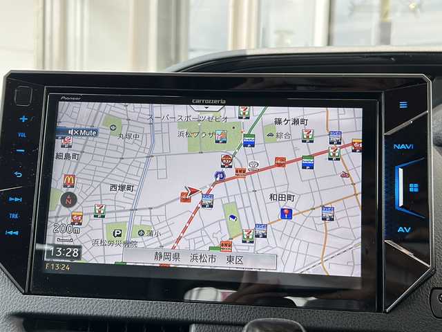 トヨタ エスクァイア Gi 静岡県 2016(平28)年 13.4万km スパークリングブラックパールクリスタルシャイン 社外SDナビ/・CD/・DVD/・フルセグTV/・Bluetooth/・AM/・FM/主要装備/・衝突軽減/・レーンキープ/・クルコン/・バックカメラ/・両側パワスラ/・オートハイビーム/・D+N席シートヒーター/・レザーシート/・ビルトインETC/・前方ドラレコ/・純正フロアマット/・純正アルミホイール/・スマートキー/・プッシュスタート
