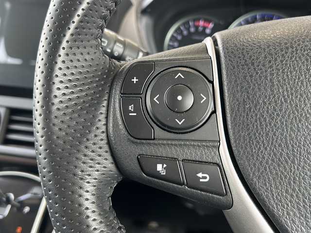 トヨタ エスクァイア Gi 静岡県 2016(平28)年 13.4万km スパークリングブラックパールクリスタルシャイン 社外SDナビ/・CD/・DVD/・フルセグTV/・Bluetooth/・AM/・FM/主要装備/・衝突軽減/・レーンキープ/・クルコン/・バックカメラ/・両側パワスラ/・オートハイビーム/・D+N席シートヒーター/・レザーシート/・ビルトインETC/・前方ドラレコ/・純正フロアマット/・純正アルミホイール/・スマートキー/・プッシュスタート