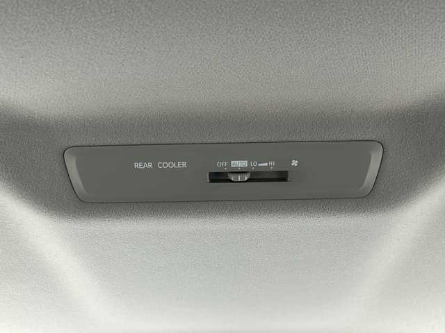 トヨタ エスクァイア Gi 静岡県 2016(平28)年 13.4万km スパークリングブラックパールクリスタルシャイン 社外SDナビ/・CD/・DVD/・フルセグTV/・Bluetooth/・AM/・FM/主要装備/・衝突軽減/・レーンキープ/・クルコン/・バックカメラ/・両側パワスラ/・オートハイビーム/・D+N席シートヒーター/・レザーシート/・ビルトインETC/・前方ドラレコ/・純正フロアマット/・純正アルミホイール/・スマートキー/・プッシュスタート
