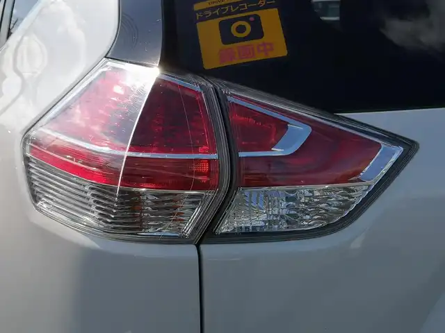 日産 エクストレイル 20X 茨城県 2014(平26)年 14.5万km ブリリアントホワイトパール 純正ナビ/【TV・ラジオ・CD・USB・ウォークマン・SD・iPod・VTR・AUX】/Bカメラ/ETC/前後ドラレコ/シートヒーター/アイドリングストップ/オートライト/Fフォグ/LEDライト/純正フロアマット/純正アルミホイール/ドアバイザー/電格ミラー/ウインカーミラー