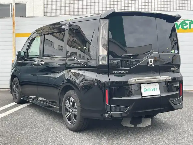 ホンダ ステップワゴン スパーダ eHEV G EXホンダS 埼玉県 2020(令2)年 10.7万km プレミアムスパークルブラックパール ・ワンオーナー/・純正ナビ（VXM-207VFNi)(CD/DVD/フルセグ/BT)/・バックカメラ/・両側パワースライドドア/・前席シートヒーター/・衝突軽減ブレーキシステム/・ETC2.0/・純正16インチアルミホイール/・ハーフレザーシート/・新車保証書