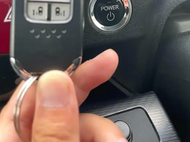 ホンダ ステップワゴン スパーダ eHEV G EXホンダS 埼玉県 2020(令2)年 10.7万km プレミアムスパークルブラックパール ・ワンオーナー/・純正ナビ（VXM-207VFNi)(CD/DVD/フルセグ/BT)/・バックカメラ/・両側パワースライドドア/・前席シートヒーター/・衝突軽減ブレーキシステム/・ETC2.0/・純正16インチアルミホイール/・ハーフレザーシート/・新車保証書
