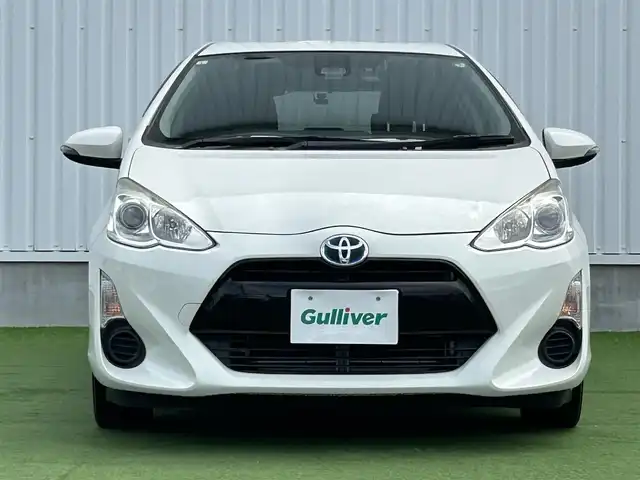 トヨタ アクア G 香川県 2017(平29)年 6.5万km ライムホワイトパールクリスタルシャイン 登録時走行距離；64679km/９インチ純正ナビ/前後ドライブレコーダー/ＥＴＣ/衝突軽減システム/レーンキープアシスト/クルーズコントロール/オートマチックハイビーム/革巻きステアリング/ステアリングスイッチ/純正フロアマット/ドアバイザー/スマートキー/プッシュスタート