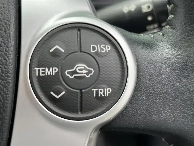 トヨタ アクア G 香川県 2017(平29)年 6.5万km ライムホワイトパールクリスタルシャイン 登録時走行距離；64679km/９インチ純正ナビ/前後ドライブレコーダー/ＥＴＣ/衝突軽減システム/レーンキープアシスト/クルーズコントロール/オートマチックハイビーム/革巻きステアリング/ステアリングスイッチ/純正フロアマット/ドアバイザー/スマートキー/プッシュスタート