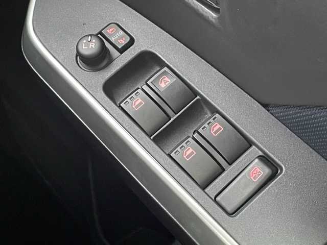 トヨタ ルーミー カスタムG－T 茨城県 2024(令6)年 0.6万km パールホワイトⅢ ワンオーナー　/社外ディスプレイナビ　/-BT/TV/AM/FM/HDMI/両側パワースライドドア　/クルーズコントロール　/ＬＥＤライト　/オートライト　/フルエアロ　/衝突軽減システム　/横滑り防止装置　/盗難防止装置　/エアバックＷ　/アイドリングストップ