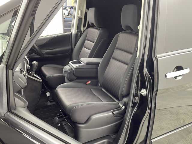 日産 セレナ ハイウェイスターVセレクションⅡ 愛知県 2018(平30)年 7万km ダイヤモンドブラック 純正９インチSDメモリナビ(MM517D-L)/・BT/USB/フルセグTV/CD/DVD/全方位・バックカメラ/carrozeriaフリップダウンモニター/両側パワースライドドア/日産プロパイロット/クリアランスソナー/インテリジェントパーキングアシスト/デジタルインナーミラー/前後ドライブレコーダー/低速衝突軽減ブレーキ/横滑り防止装置/アイドリングストップ/ビルトインETC/LEDヘッドライト/CLIFFORD搭載/純正アルミホイール/スペアキー×２/保証書・取扱説明書