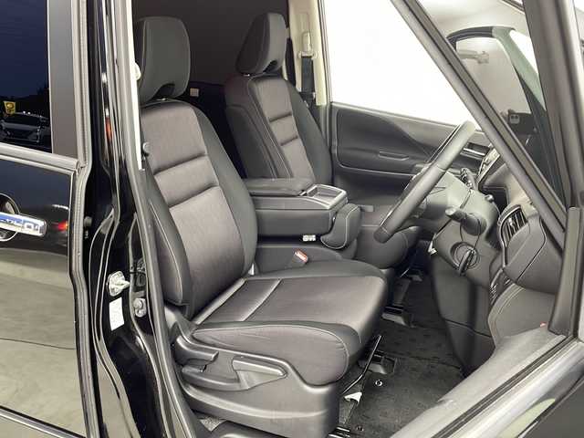 日産 セレナ ハイウェイスターVセレクションⅡ 愛知県 2018(平30)年 7万km ダイヤモンドブラック 純正９インチSDメモリナビ(MM517D-L)/・BT/USB/フルセグTV/CD/DVD/全方位・バックカメラ/carrozeriaフリップダウンモニター/両側パワースライドドア/日産プロパイロット/クリアランスソナー/インテリジェントパーキングアシスト/デジタルインナーミラー/前後ドライブレコーダー/低速衝突軽減ブレーキ/横滑り防止装置/アイドリングストップ/ビルトインETC/LEDヘッドライト/CLIFFORD搭載/純正アルミホイール/スペアキー×２/保証書・取扱説明書