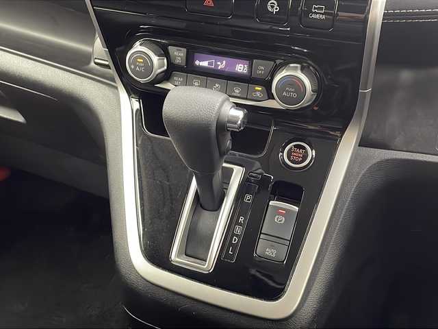 日産 セレナ ハイウェイスターVセレクションⅡ 愛知県 2018(平30)年 7万km ダイヤモンドブラック 純正９インチSDメモリナビ(MM517D-L)/・BT/USB/フルセグTV/CD/DVD/全方位・バックカメラ/carrozeriaフリップダウンモニター/両側パワースライドドア/日産プロパイロット/クリアランスソナー/インテリジェントパーキングアシスト/デジタルインナーミラー/前後ドライブレコーダー/低速衝突軽減ブレーキ/横滑り防止装置/アイドリングストップ/ビルトインETC/LEDヘッドライト/CLIFFORD搭載/純正アルミホイール/スペアキー×２/保証書・取扱説明書