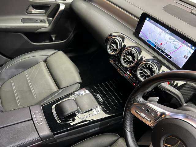 メルセデス・ベンツ ＣＬＡ２００ｄ AMGライン 千葉県 2019(令1)年 5.1万km デジタルホワイト ＡＭＧレザーエクスクルーシブＰＫＧ　/アドバンスドＰＫＧ　/パノラマＳＲ　/革シート　/ＨＵＤ　/ＡＣＣ　/ナビ　/ＴＶ　/３６０°Ｂｌｕｅｔｏｏｔｈ接続　/シートＨ　　/衝突軽減Ｂ　/ＢＳＭ　/ＬＫＡ　/前後ドラレコ　/ＥＴＣ