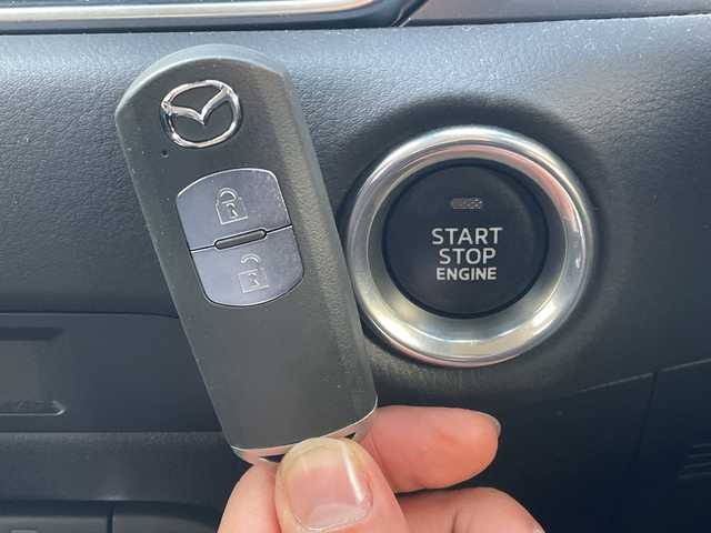 マツダ ＣＸ－５ XD プロアクティブ 埼玉県 2018(平30)年 4.3万km ソウルレッドクリスタルM ワンオーナー/純正メモリナビ＆フルセグＴＶ/　（ＤＶＤ＆ＣＤ＆ＵＳＢ＆ＢＴ）/バックカメラ/ビルトインＥＴＣ（２．０）/前方ドライブレコーダー/スマートシティーブレーキシステム/ＢＳＭシステム/レーンキープアシストシステム/パーキングセンサー/ドライバーアテンションアラート/レーダークルーズコントロール/革巻きステアリング/ステアリングリモコン/アイドリングストップ/電動パーキングブレーキ/オートホールド/純正１７inアルミホイール/オートライト/ＬＥＤライト/電動格納ミラー/スマートキー/プッシュスタート/Ｗ＆サイド＋カーテンエアバッグ/横滑り防止装置/ＡＢＳ/ドアバイザー/フロアマット/トノカバー/新車保証書/取扱説明書/スマートスペアキー有