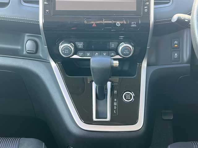 日産 セレナ ハイウェイスター 東京都 2018(平30)年 10.3万km アズライトブルー (株)IDOMが運営する【じしゃロン国分寺店】の自社ローン専用車両になりますこちらは現金またはオートローンご利用時の価格です。自社ローンご希望の方は別途その旨お申付け下さい/純正9インチナビ/Bluetooth接続/全方位カメラ/フルセグテレビ/純正フリップダウンモニター/エマージェンシーブレーキ/クルーズコントロール/WAC/両側パワースライドドア/純正16インチアルミホイール/LEDヘッドライト