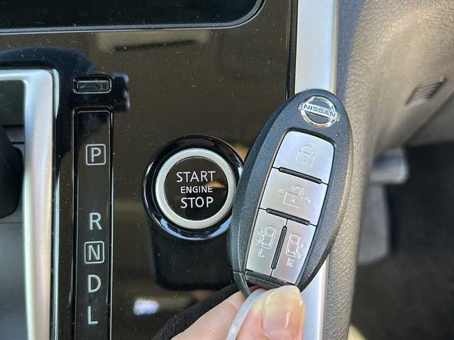 日産 セレナ ハイウェイスター 東京都 2018(平30)年 10.3万km アズライトブルー (株)IDOMが運営する【じしゃロン国分寺店】の自社ローン専用車両になりますこちらは現金またはオートローンご利用時の価格です。自社ローンご希望の方は別途その旨お申付け下さい/純正9インチナビ/Bluetooth接続/全方位カメラ/フルセグテレビ/純正フリップダウンモニター/エマージェンシーブレーキ/クルーズコントロール/WAC/両側パワースライドドア/純正16インチアルミホイール/LEDヘッドライト