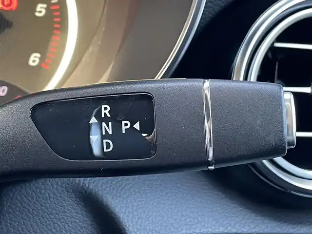 メルセデス・ベンツ ＧＬＣ２２０ d 4マチック ローレウスED 三重県 2019(令1)年 2.3万km ダイヤモンドホワイト サンルーフ　/ブルメスター　/フットトランクオープナー　/純正ナビ　/全方位カメラ　/ETC　/ハーフレザー　/パワーシート　/全席シートヒーター/純正19インチアルミ　/ACC　/レーダーセーフティパッケージ　/キーレスゴー　