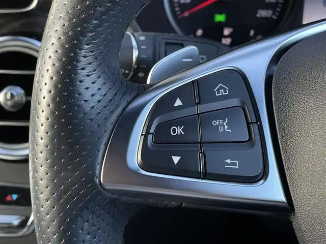 メルセデス・ベンツ ＧＬＣ２２０ d 4マチック ローレウスED 三重県 2019(令1)年 2.3万km ダイヤモンドホワイト サンルーフ　/ブルメスター　/フットトランクオープナー　/純正ナビ　/全方位カメラ　/ETC　/ハーフレザー　/パワーシート　/全席シートヒーター/純正19インチアルミ　/ACC　/レーダーセーフティパッケージ　/キーレスゴー　