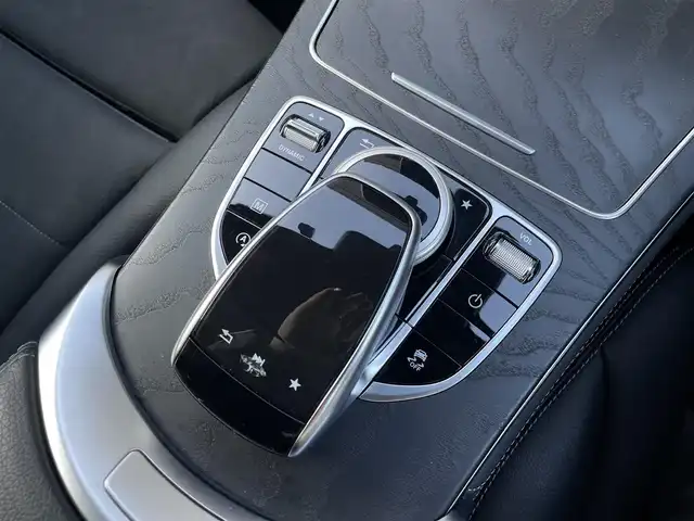 メルセデス・ベンツ ＧＬＣ２２０ d 4マチック ローレウスED 三重県 2019(令1)年 2.3万km ダイヤモンドホワイト サンルーフ　/ブルメスター　/フットトランクオープナー　/純正ナビ　/全方位カメラ　/ETC　/ハーフレザー　/パワーシート　/全席シートヒーター/純正19インチアルミ　/ACC　/レーダーセーフティパッケージ　/キーレスゴー　