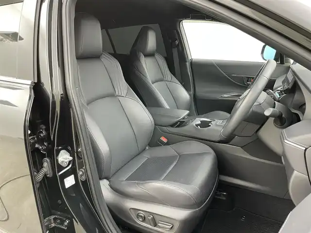 トヨタ ハリアー ハイブリッド Z レザーパッケージ 岡山県 2024(令6)年 2万km プレシャスブラックパール モデリスタエアロ/ＪＢＬプレミアムサウンド/純正１２．３インチディスプレイオーディオ/【Bluetooth/フルセグTV/Carplay】/パノラミックビューモニター/デジタルインナーミラー/衝突軽減ブレーキシステム/レーダークルーズコントロール/ＥＴＣ２．０　/レザーシート/前席シートヒーター/前席エアシート/前席パワーシート/ステアリングヒーター/純正ドライブレコーダー（前）/ヘッドアップディスプレイ/オートブレーキホールド/シートメモリー/LEDヘッドライト/オートハイビーム/スマートキー×2/取扱説明書/ナビ取扱説明書