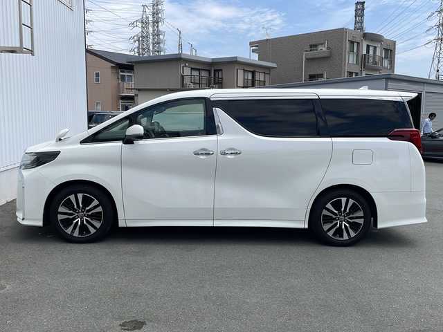 トヨタ アルファード S Cパッケージ 三重県 2018(平30)年 6.2万km ホワイトパールクリスタルシャイン ダブルサンルーフ/ブラックレザーシート/純正10インチメモリーナビ/Bluetooth接続/フルセグTV / DVD再生可能/バックカメラ/両側パワースライドドア/三眼LEDヘッドライト/デジタルインナーミラー/シートヒーター エアーシート/快適温熱シート/ハンドルヒーター/パワーシート/メモリシート/オットマン/ハンドルヒーター/100V充電/ビルトインETC/レーンキープアシスト/横滑り防止/レーダークルーズコントロール/衝突軽減ブレーキ/コーナーセンサー/スペアキー/電動格納ミラー/禁煙車/取扱説明書/保証書