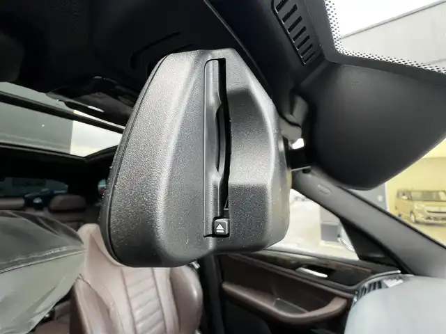 ＢＭＷ Ｘ３ xDrive20d Mスポーツ 滋賀県 2019(令1)年 2.4万km 白 禁煙車/パノラマサンルーフ/純正ナビ/（CD/DVD/Bluetooth/フルセグTV)/全方位カメラ/harman/kardonサウンド/ルームミラー内蔵型ETC/前後ドラレコ/茶本革シート/全席シートヒーター/前席パワーシート/パワーバックドア/ヘッドアップディスプレイ/アクティブクルーズコントロール/パーキングセンサー/インテリジェントセーフティ/LEDヘッドライト/オートライト/オートハイビーム/ダウンヒルアシストコントロール/アイドリングストップ/電動パーキングブレーキ/オートブレーキホールド/パドルシフト/プッシュスタート/スマートキー×２