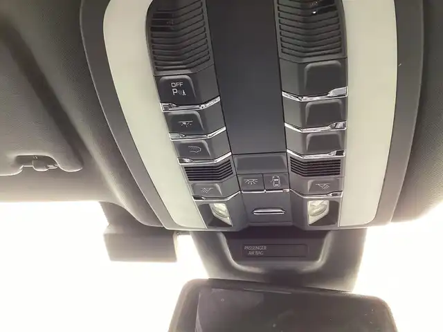 ポルシェ マカン GTS 栃木県 2017(平29)年 10.7万km グレーＭ  HDDナビ/ フルセグテレビ/ バックカメラ/ クルーズコントロール/ パワーバックドア/ HIDヘッドライト/ フォグライト/ 車線逸脱防止装置/ パドルシフト/ 前席パワーシート/ 前席シートヒーター/ ETC/ ダウンヒルアシストコントロール/ クリアランスソナー/ コーナーセンサー