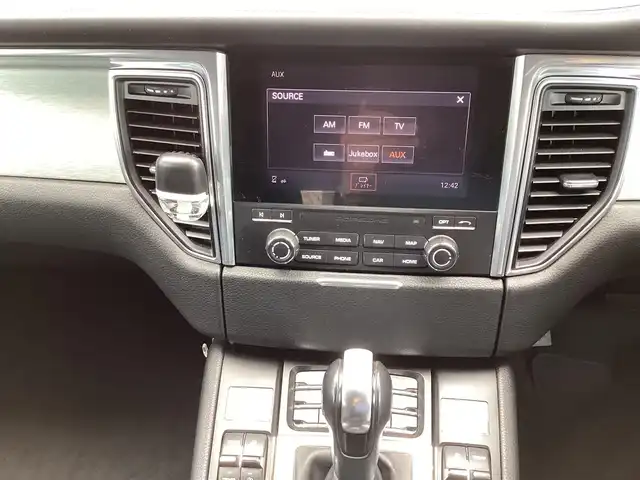 ポルシェ マカン GTS 栃木県 2017(平29)年 10.7万km グレーＭ  HDDナビ/ フルセグテレビ/ バックカメラ/ クルーズコントロール/ パワーバックドア/ HIDヘッドライト/ フォグライト/ 車線逸脱防止装置/ パドルシフト/ 前席パワーシート/ 前席シートヒーター/ ETC/ ダウンヒルアシストコントロール/ クリアランスソナー/ コーナーセンサー