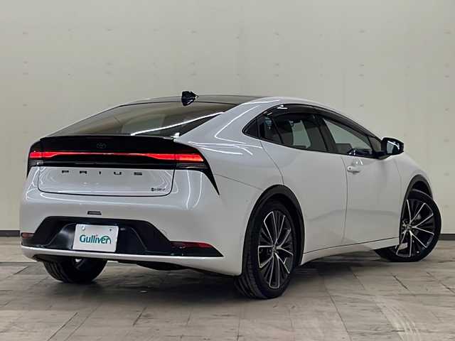 トヨタ プリウス Z 道央・札幌 2024(令6)年 0.6万km プラチナホワイトパールマイカ /4WD//寒冷地仕様//ワンオーナー//純正12.3インチディスプレイオーディオ/  (フルセグTV/Bluetooth/ラジオ)//パノラミックビューモニター//パノラマルーフ//トヨタセーフティセンス//プリクラッシュセーフティ//緊急時操舵支援//レーントレーシングアシスト//レーダークルーズコントロール//アダプティブハイビームシステム//オートマチックハイビーム//ロードサインアシスト//ドライバー異常時対応システム//プロアクティブドライビングアシスト//発進遅れ告知機能//ブレインドスポットモニター//前後ドライブレコーダー//黒革シート//パワーシート(運転席メモリー機能付き)//シートヒーター/エアシート//AC100V(1500W)//LEDヘッドライト//パワーバックドア//ビルトインETC//ステアリングリモコン//革巻きステアリング//パーキングアシスト//ハンドルヒーター//USBソケット//純正ドアバイザー//純正フロアマット//ビルトインETC(2.0)//ウィンカーミラー//スマートキー//エンジンプッシュスタート//スペアキー//純正エンジンスターター//取扱説明書//保証書//純正19インチアルミホイール