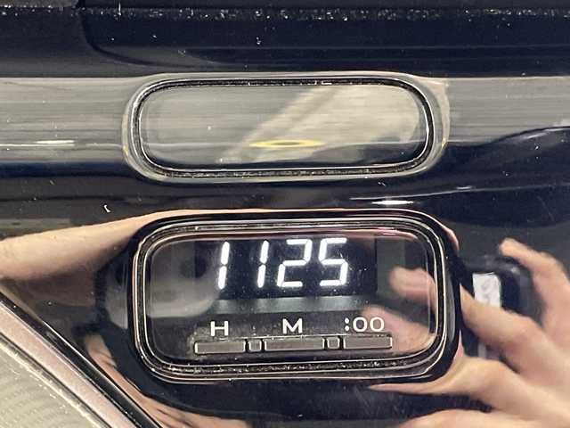 トヨタ カムリ WS 福岡県 2018(平30)年 7.9万km プラチナホワイトパールマイカ ・純正ＳＤナビ　/（ＡＭ　ＦＭ　ＣＤ　ＤＶＤ　ＳＤ　ＢＴ）　/・バックカメラ　/・クルコン　/・ＥＴＣ　/・横滑り防止　/・前後コーナーセンサー　/・レーンキープアシスト　/・衝突軽減　/・先行車発進告知機能　/・電動パーキングブレーキ/・ブレーキホールド/・パワーシート/・ハーフレザー/・純正18インチアルミ/・社外フロアマット/・パドルシフト