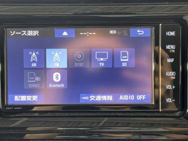 トヨタ カムリ WS 福岡県 2018(平30)年 7.9万km プラチナホワイトパールマイカ ・純正ＳＤナビ　/（ＡＭ　ＦＭ　ＣＤ　ＤＶＤ　ＳＤ　ＢＴ）　/・バックカメラ　/・クルコン　/・ＥＴＣ　/・横滑り防止　/・前後コーナーセンサー　/・レーンキープアシスト　/・衝突軽減　/・先行車発進告知機能　/・電動パーキングブレーキ/・ブレーキホールド/・パワーシート/・ハーフレザー/・純正18インチアルミ/・社外フロアマット/・パドルシフト