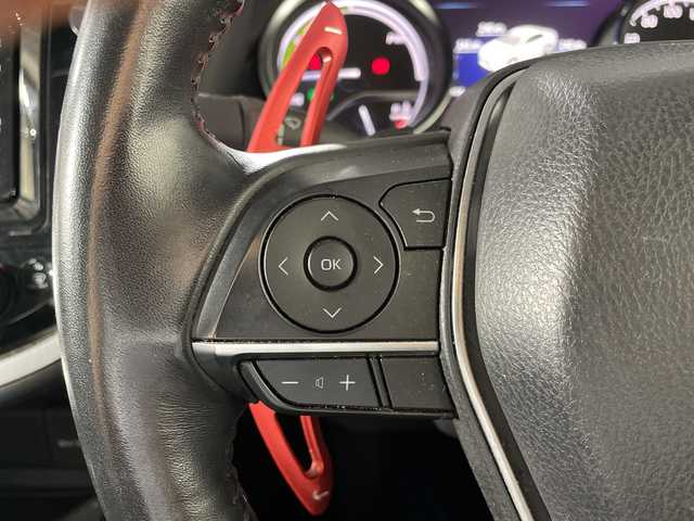 トヨタ カムリ WS 福岡県 2018(平30)年 7.9万km プラチナホワイトパールマイカ ・純正ＳＤナビ　/（ＡＭ　ＦＭ　ＣＤ　ＤＶＤ　ＳＤ　ＢＴ）　/・バックカメラ　/・クルコン　/・ＥＴＣ　/・横滑り防止　/・前後コーナーセンサー　/・レーンキープアシスト　/・衝突軽減　/・先行車発進告知機能　/・電動パーキングブレーキ/・ブレーキホールド/・パワーシート/・ハーフレザー/・純正18インチアルミ/・社外フロアマット/・パドルシフト