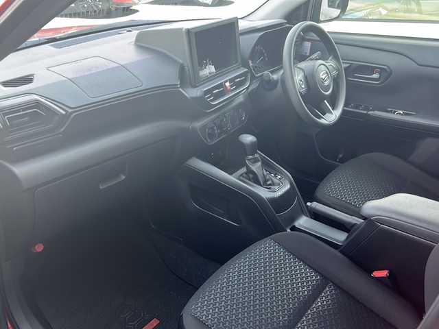 ダイハツ ロッキー L 長野県 2025(令7)年 2.9万km コンパーノレッド 禁煙車/４WD/スマートアシスト/・衝突回避支援ブレーキ/・衝突警報機能/・ブレーキ制御付誤発進抑制機能/・車線逸脱抑制制御機能/・車線逸脱警報機能/・先行車発進お知らせ機能/・進入禁止標識認識機能/・レーンキープコントロール/・コーナーセンサー/シートヒーター/ステアリングスイッチ/LEDヘッドライト/オートライト/スマートキー/Pスタート/電動格納ミラー/純正ラバーマット