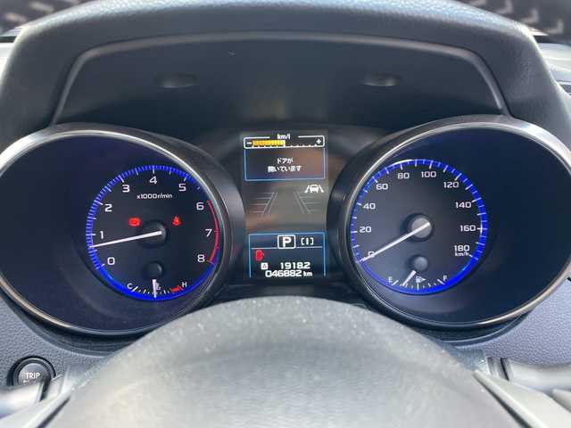 スバル アウトバック リミテッド 福岡県 2017(平29)年 4.7万km クリスタルブラックシリカ 純正ナビ/AppleCarPlay/SD/DISC/iPod/USB/TV/Bluetooth/RADIO/AUX/SI-DEIVE/アイサイト/横滑り/バックカメラ/プッシュスタート/シートヒーター（全席）/純正フロアマット/プリクラッシュ/アイドリングストップ/クルーズコントロール/ハンズフリー/オートライト/電動格納ミラー/パワーリヤゲート/キープレーンアシスト/ステアリングヒーター/車線逸脱警報/ヒルスタートアシスト/パドルシフト/後側方センサー/純正AW/フォグランプ/ETC/保証書/取扱説明書/スペアキー×１