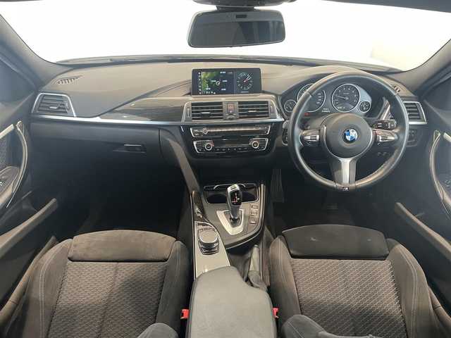 ＢＭＷ ３１８ｉ ツーリング Mスポーツ 愛知県 2018(平30)年 5.4万km アルピンホワイトⅢ ｉＤｒｉｖｅＨＤＤナビ　/Ｂｌｕｅｔｏｏｔｈ　/ＣＤ／ＤＶＤ　/バックカメラ　/クルーズコントロール　/インテリジェントセーフティー　/ＬＫＡ　/ＬＤＷ　/ＢＳＭ　/コーナーセンサー　/ＬＥＤヘッドライト　/ＥＴＣ２．０/プッシュスタート/アイドリングストップ