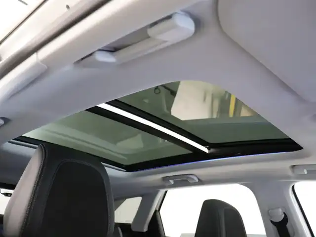 プジョー ３００８ クロスシティ ブルーHDi 静岡県 2021(令3)年 4.5万km パール バックカメラ/アイドリングストップ/ACC/サンルーフ/プッシュスタート/ETC/BSM/パドルシフト/シートヒーター/前後ドラレコ/クロスシティロゴ/インテリジェントハイビーム/ワイヤレス充電