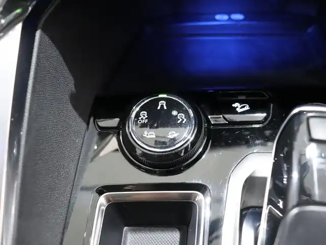 プジョー ３００８ クロスシティ ブルーHDi 静岡県 2021(令3)年 4.5万km パール バックカメラ/アイドリングストップ/ACC/サンルーフ/プッシュスタート/ETC/BSM/パドルシフト/シートヒーター/前後ドラレコ/クロスシティロゴ/インテリジェントハイビーム/ワイヤレス充電