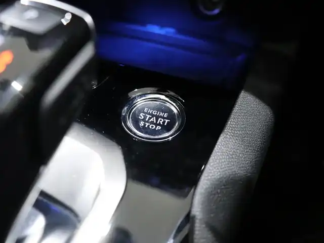 プジョー ３００８ クロスシティ ブルーHDi 静岡県 2021(令3)年 4.5万km パール バックカメラ/アイドリングストップ/ACC/サンルーフ/プッシュスタート/ETC/BSM/パドルシフト/シートヒーター/前後ドラレコ/クロスシティロゴ/インテリジェントハイビーム/ワイヤレス充電